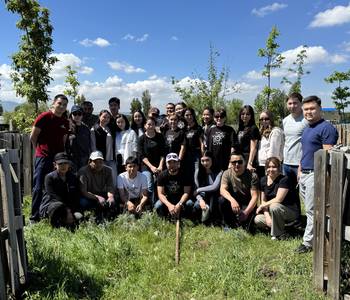 Тойбосс Сотрудники ОсОО «Адал Азык» (ТМ «Тойбосс») провели экологический субботник и высадили деревья